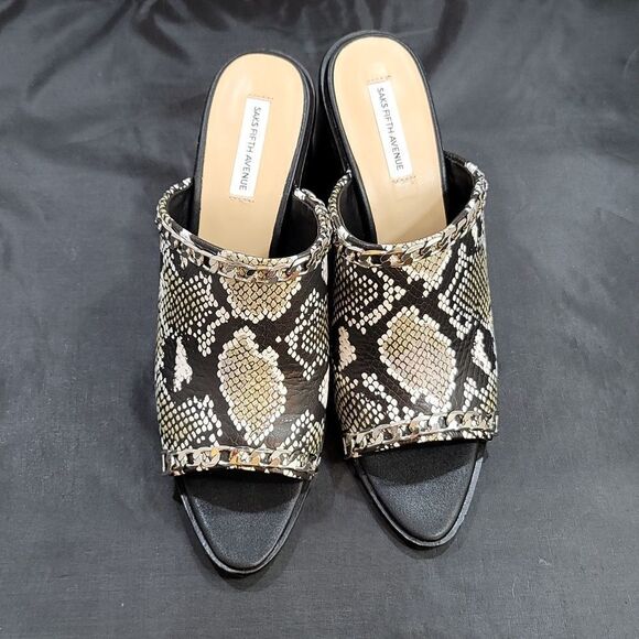 BRAND NEW SAKS FIFTH AVENUE COLLECTION LEATHER SANDALS - Picture 2 of 14